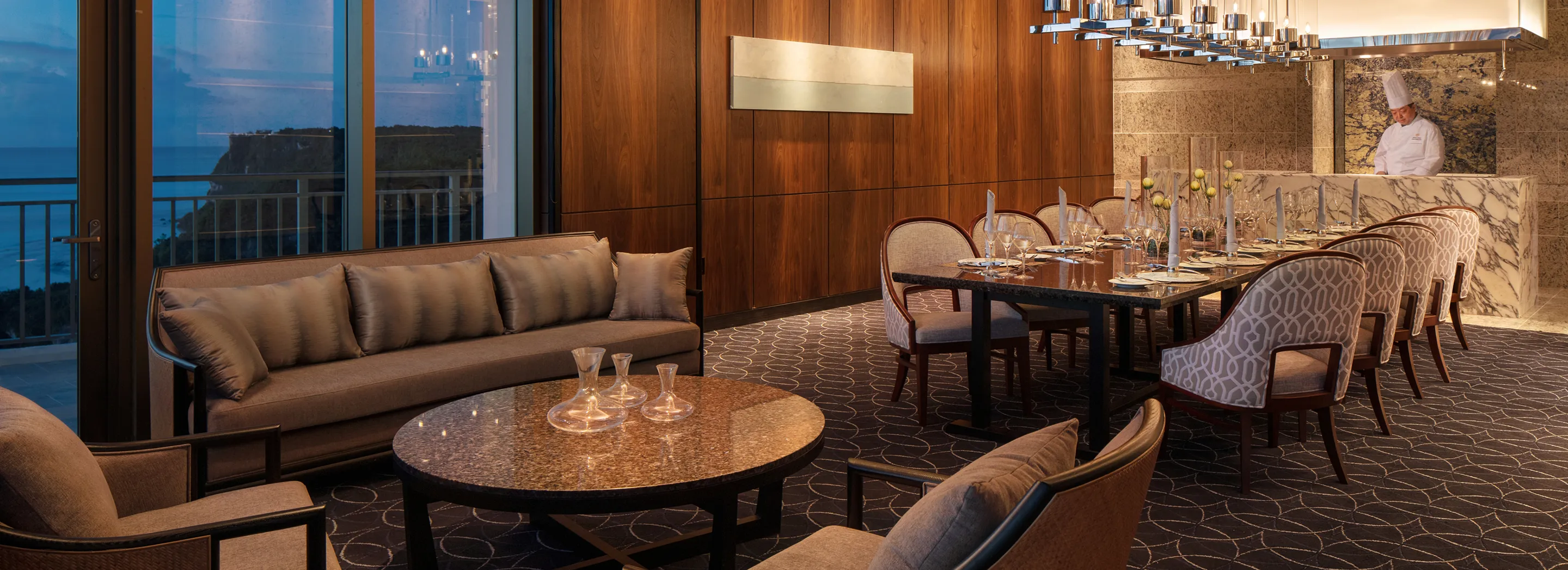 大切なオケージョンでのご利用に最適な2部屋の個室を完備