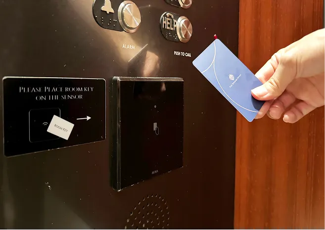 セキュリティ エレベーター