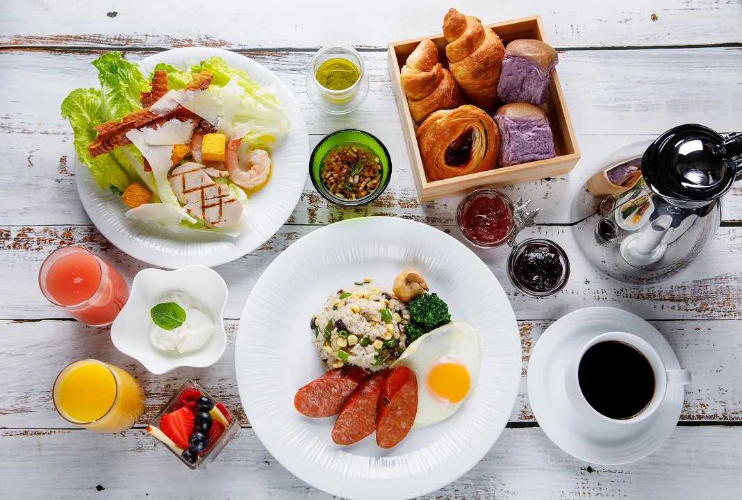 セット4 The Proa （プロア） グアムの伝統的なチャモロ料理のフュージョン朝食